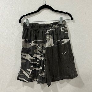 Frankie collective shorts - M